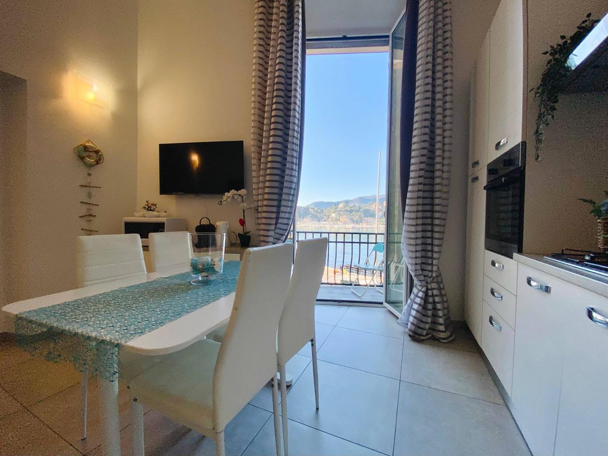 Alla Casa Rosa Al Mare- Centrale A Di Fronte Al Mare- Emozionante- Garage Privato Gratuito A 800 Mt- Aria Condizionata-Wifi ราปาลโล ภายนอก รูปภาพ