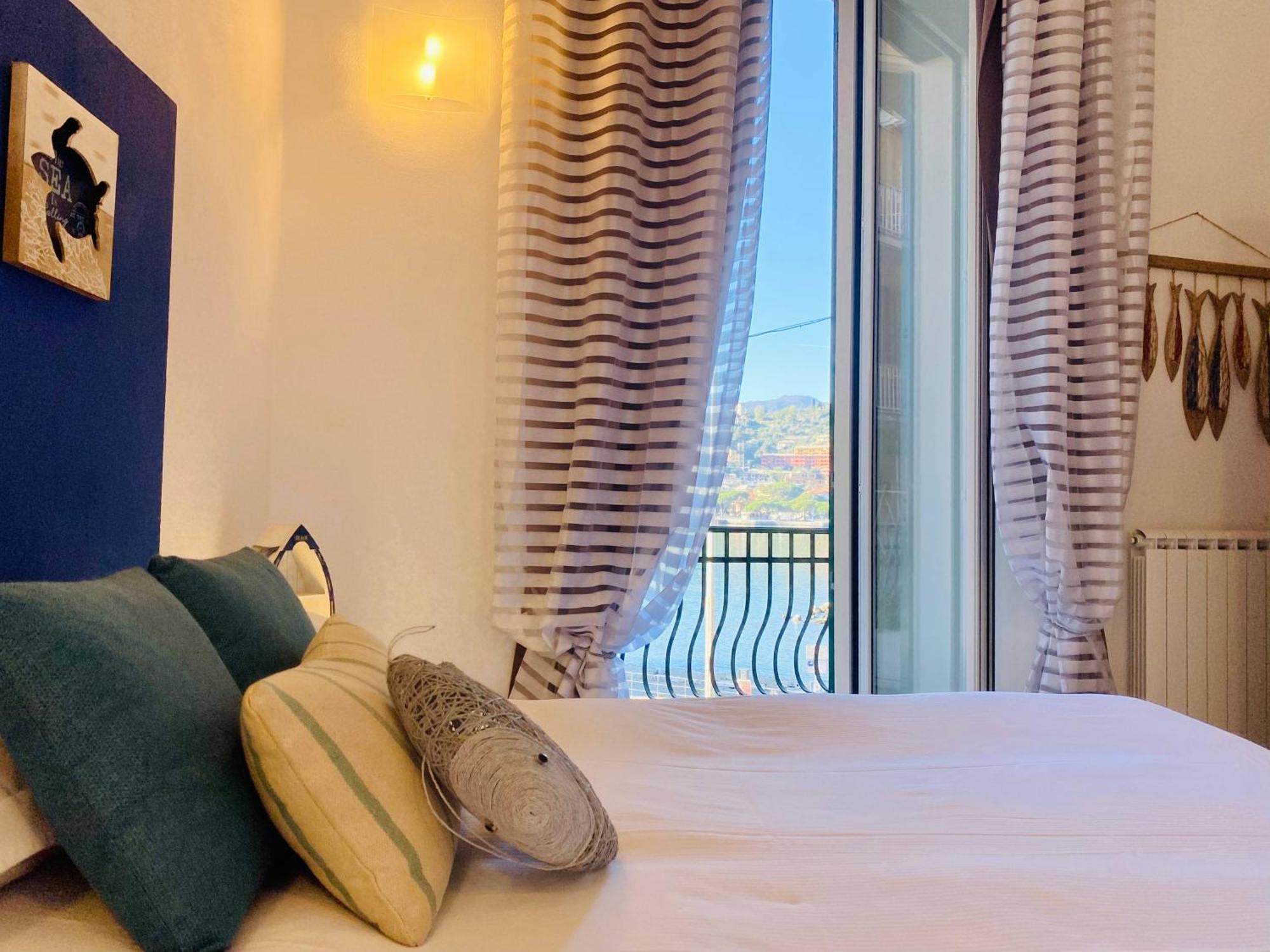 Alla Casa Rosa Al Mare- Centrale A Di Fronte Al Mare- Emozionante- Garage Privato Gratuito A 800 Mt- Aria Condizionata-Wifi ราปาลโล ภายนอก รูปภาพ