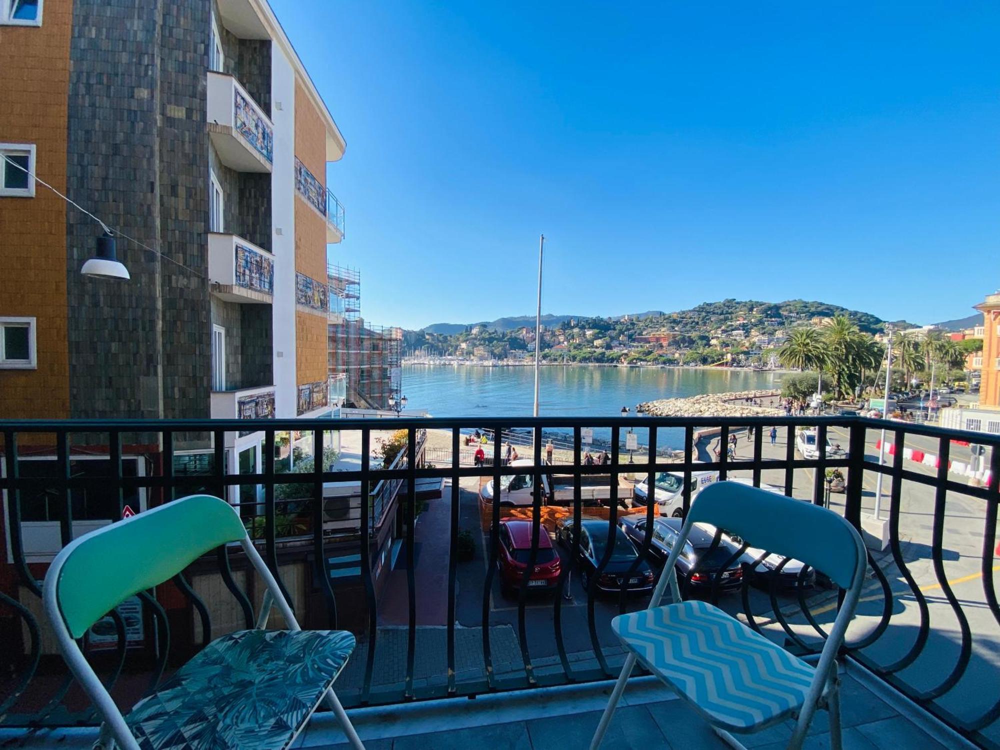Alla Casa Rosa Al Mare- Centrale A Di Fronte Al Mare- Emozionante- Garage Privato Gratuito A 800 Mt- Aria Condizionata-Wifi ราปาลโล ภายนอก รูปภาพ